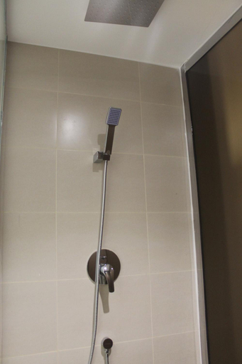 Bathroom 3, high village hotel