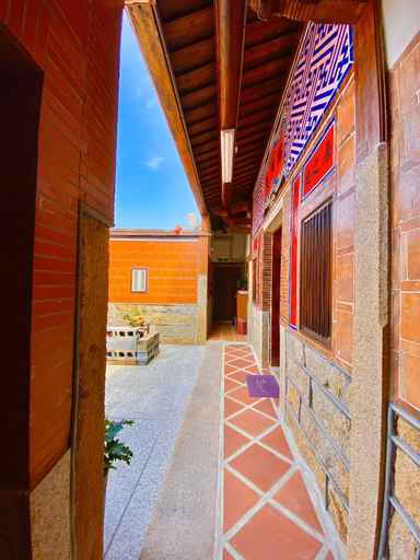 Exterior 14