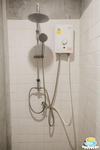 Bathroom 14