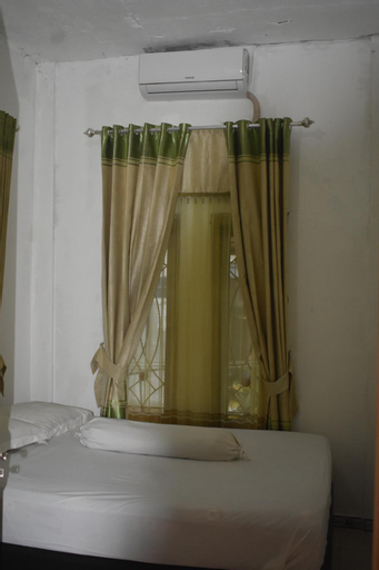 Bedroom 2, FOUR-G HOMESTAY & Komodo Tour, West Manggarai