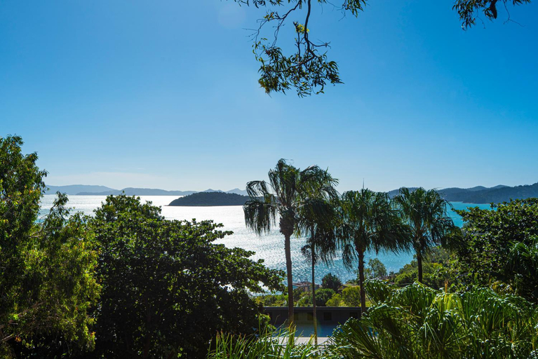 Others 2, Sunset Waters 19 - Hamilton Is, Whitsunday