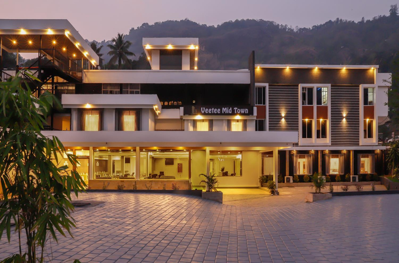 Food & Drinks 2, Veetee Mid Town, Idukki