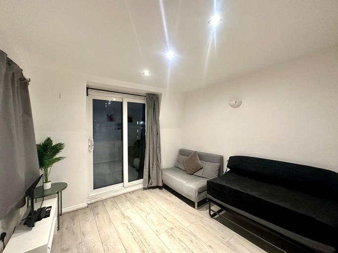 Others 4, Chaltons Guest House , London
