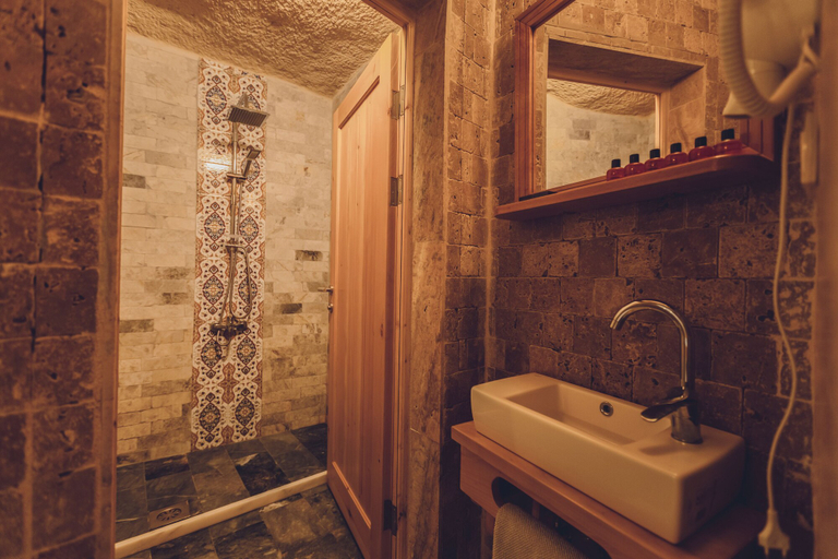 Bathroom 5, Pinhan Cave Suites, Nevşehir