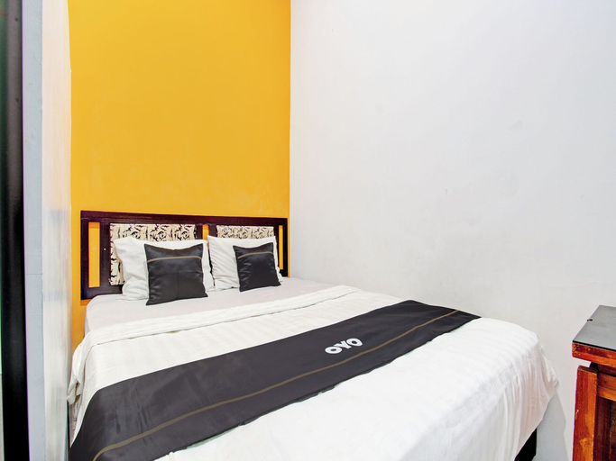 Bedroom 3, NEW TIRKEN HOTEL, Tegal
