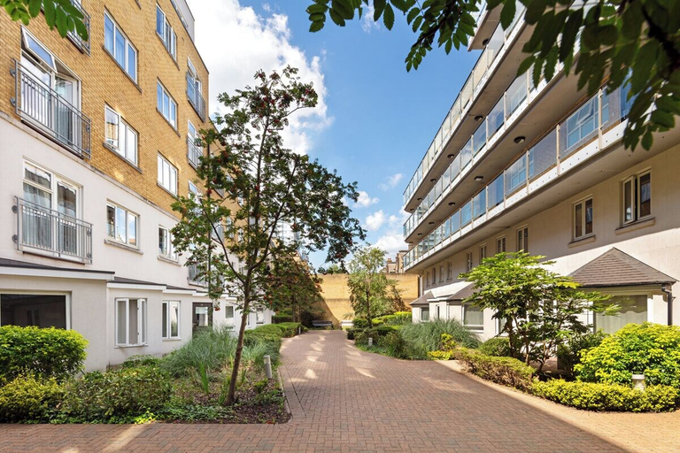 Exterior & Views 2, Marlin Apartments Commercial Road - Limehouse, London