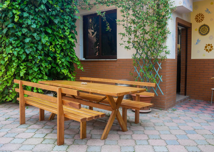 Others 3, The Galley Party Hostel, Shkodrës
