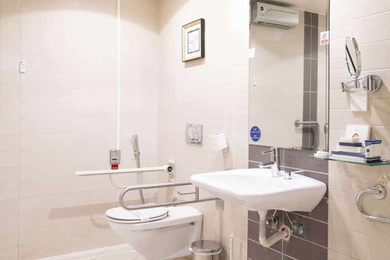 Bathroom 5, Golden Tulip Buraidah