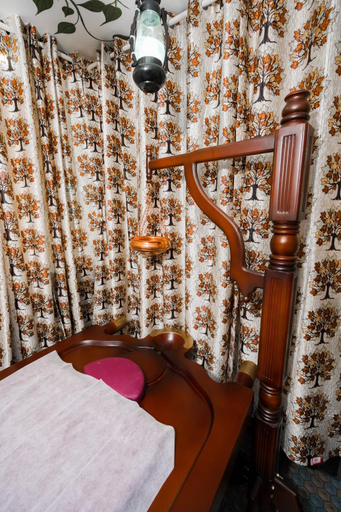 Bedroom 3, Parudeesa - Heavenly- Luxurious Palace look-Near CBD - Kerala - India with Breakfast, Ernakulam