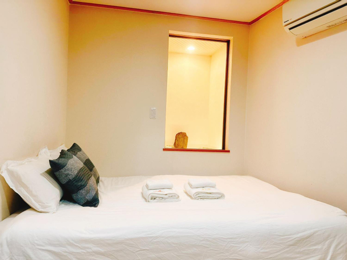 Bedroom 2, Tongten Pavilion South, Osaka