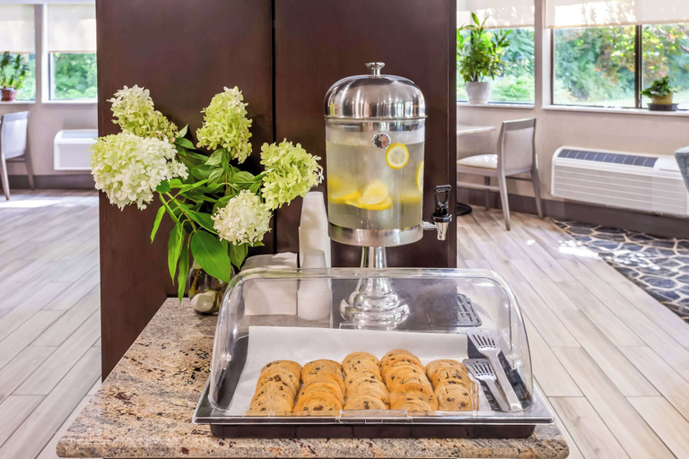 Food & Drinks 4, Best Western West Lebanon-Hanover Hotel, Grafton