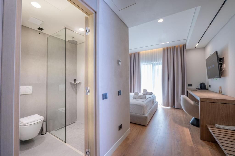 Bathroom 4, Grand Hotel Saranda, Sarandës