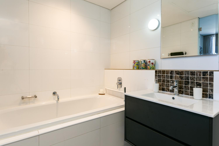 Bathroom 5, #1604 Cartwright -Diamond in the Sky, City of Cape Town