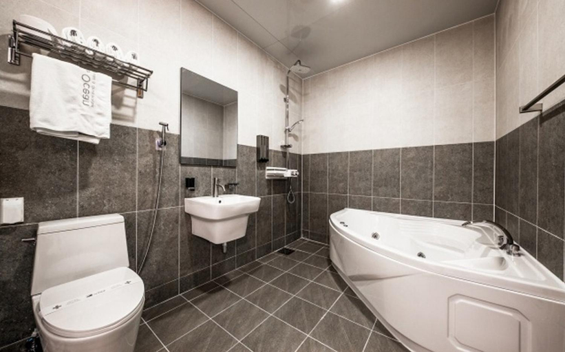Bathroom 5, Mokpo Hotel The Ocean
