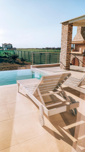 Others 5, IRINI. seaview - beach - pool - privacy, Faistos