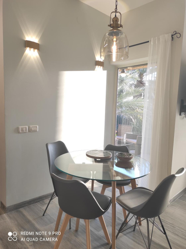 Others 3, Bar suite