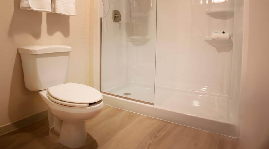 Bathroom 19