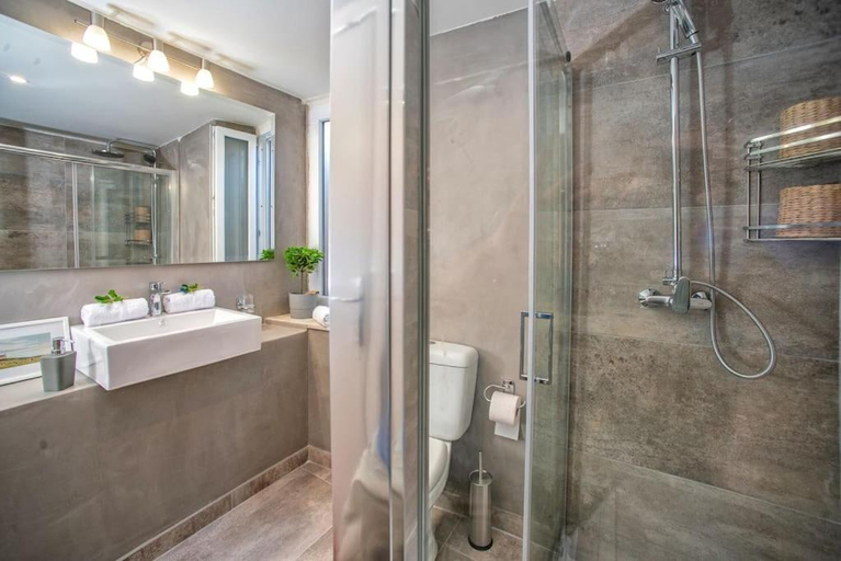 Bathroom 3, Newly Renovated 1730's Venetian Loft (02) !, Ionian Islands