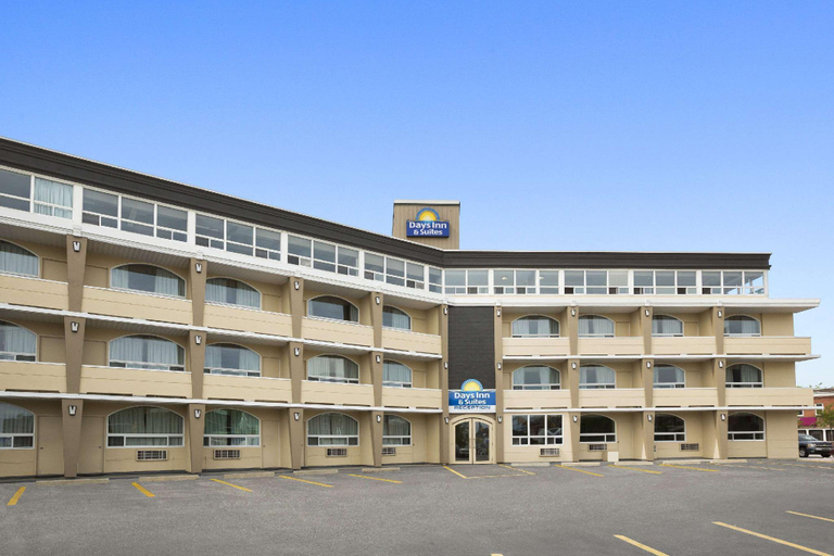 Exterior & Views 2, Days Inn & Suites by Wyndham North Bay Downtown, Nipissing