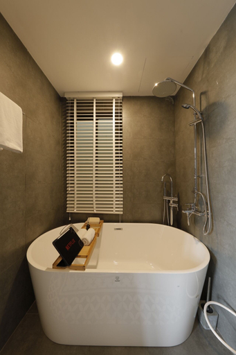 Bathroom 4, Mersey Central Hanoi Apart'Hotel, Ba Đình
