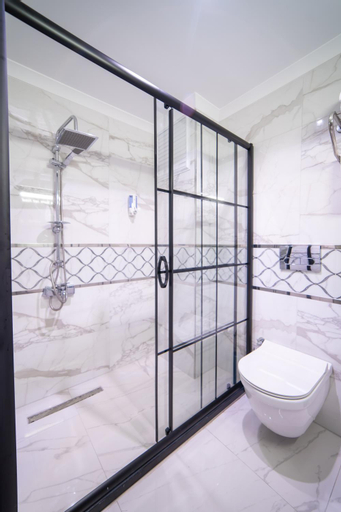 Bathroom 9