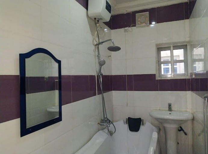 Bathroom 4, Swiss Pyramid Suites, AbujaMun