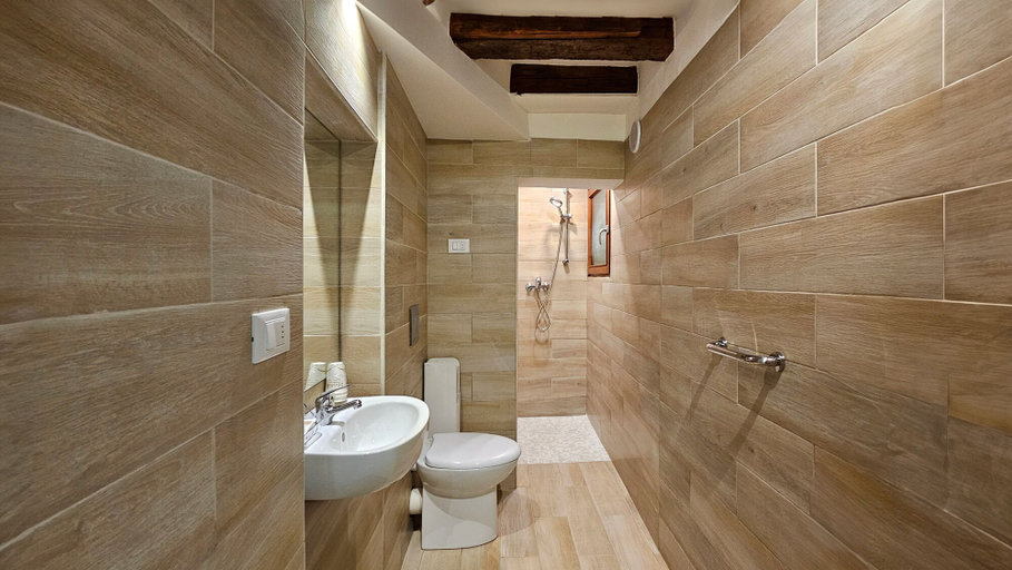 Bathroom 4, Hotel Messner, Venezia