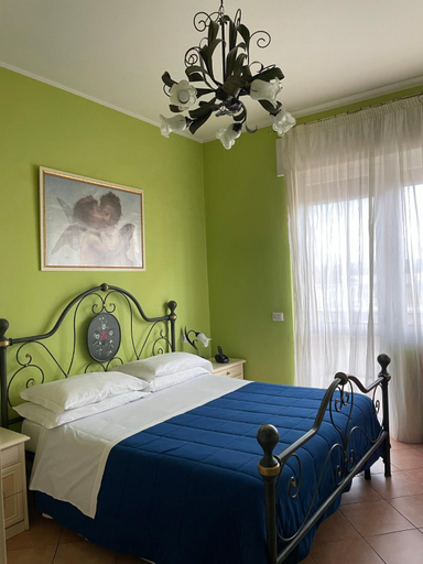 Others 3, B&B Sarien, Chieti
