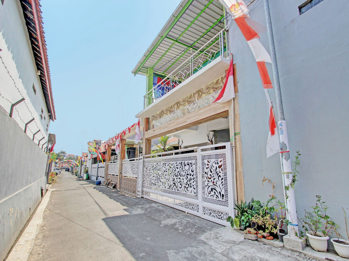 Exterior & Views 2, Hotel O Hotel New Tirken, Tegal