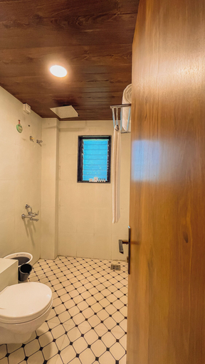 Bathroom 3, Regenta Bharti Amusement & Adventure Resort Pune, Urulikanchan, Pune