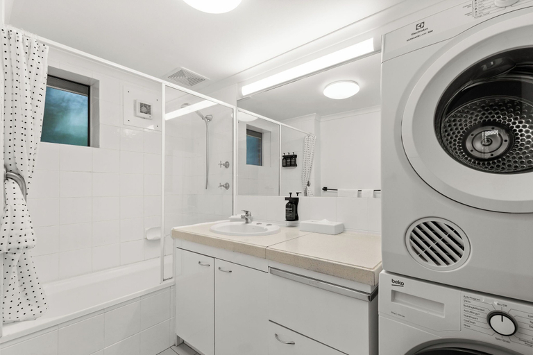 Bathroom 4, Toowong Villas, Toowong