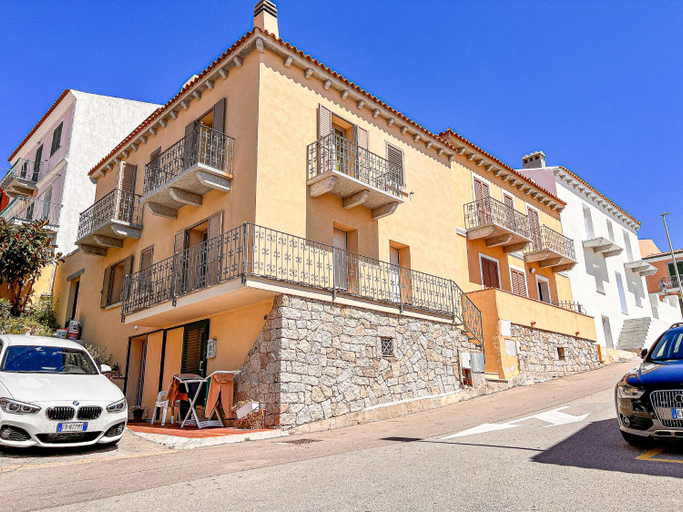 Others 4, Via Sardegna, Olbia-Tempio