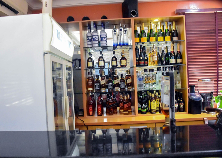 Food & Drinks 5, Swiss Pyramid Suites, AbujaMun