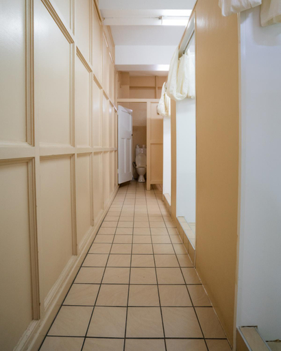 Bathroom 1, Commercial Hotel, Belyando