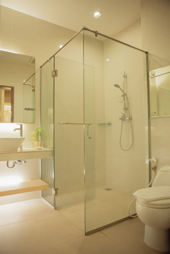 Bathroom 10