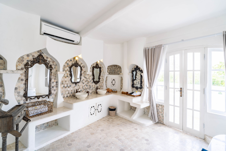 Bathroom 4