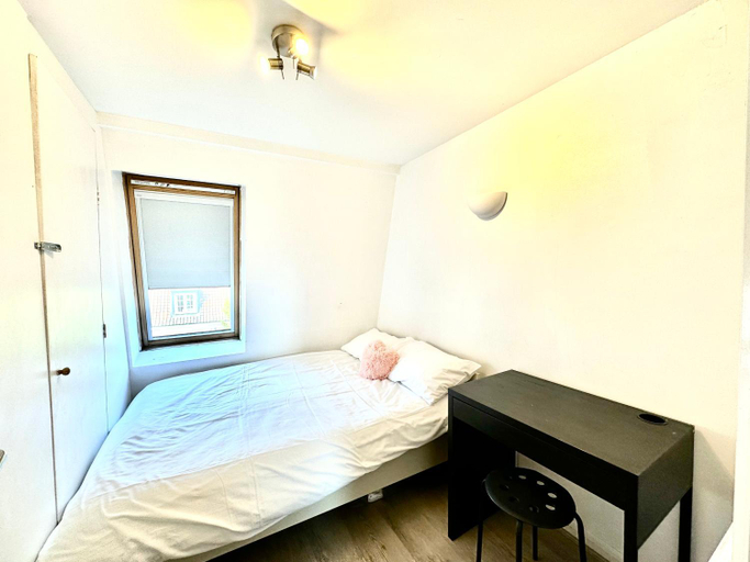 Bedroom 2, Chaltons Guest House , London