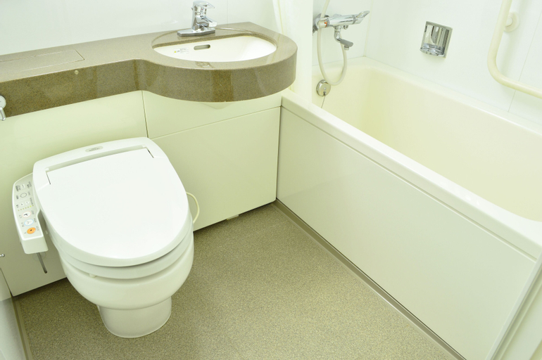 Bathroom 28