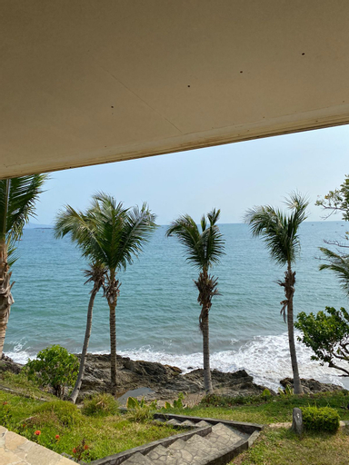 Exterior & Views 10