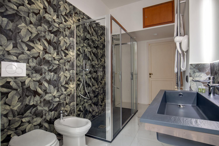 Bathroom 3, Room 94 Luxury, Rome