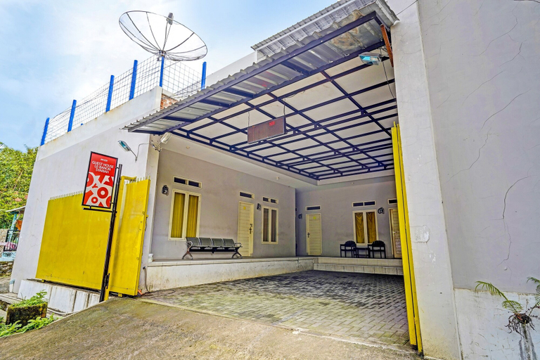 Exterior & Views 2, OYO 91329 Guest House Le-banon Syariah, Garut