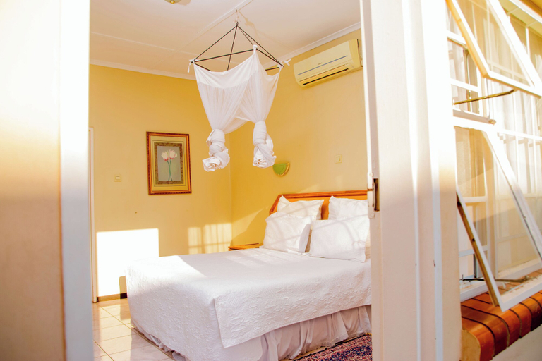 Bedroom 4, Mosi-O-Tunya Executive Lodge, Livingstone