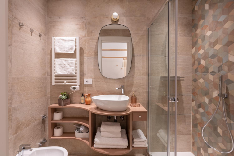 Others 3, Maison Le Graziose, Napoli