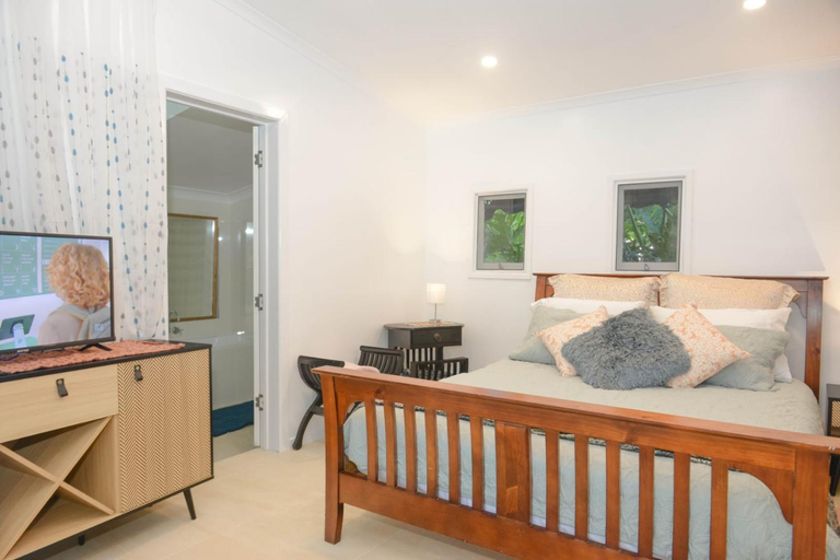 Others 4, Harmonic Haven, Caloundra - Hinterland