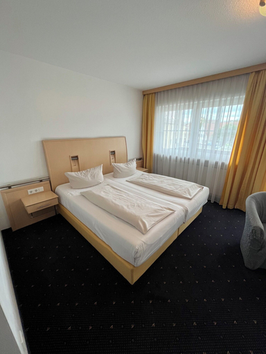 Bedroom 2, Hotel Postwirt, Nürnberger Land