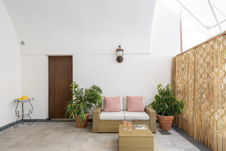 Others 2, Maison Le Graziose, Napoli