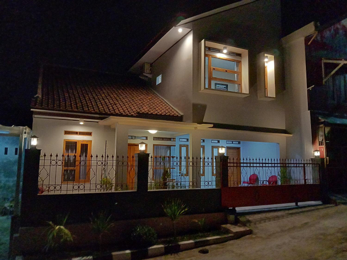 Guesthouse - Lubna Homestay, Kuningan