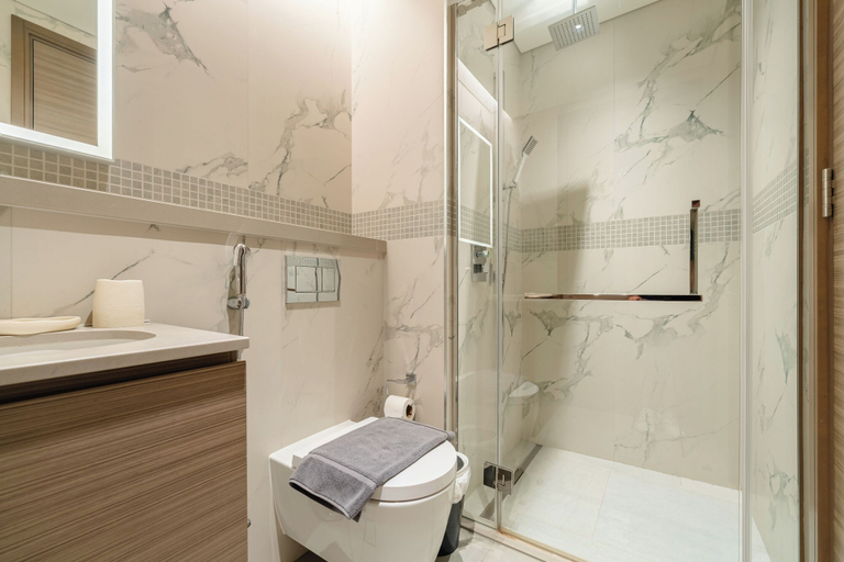 Bathroom 4, Marco Polo - Stunning 2BR with Burj View, Spacious Gym & Pool, Dubai