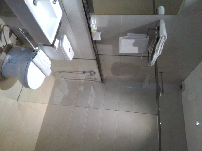 Bathroom 3