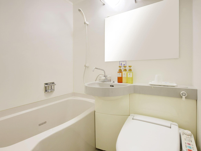 Bathroom 18